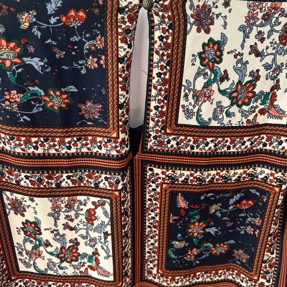 NWOT Lulu's Navy and Cream Lined Pattern Dress w/Bell Sleeves and Ruffle Bottom - Picture 12 of 15